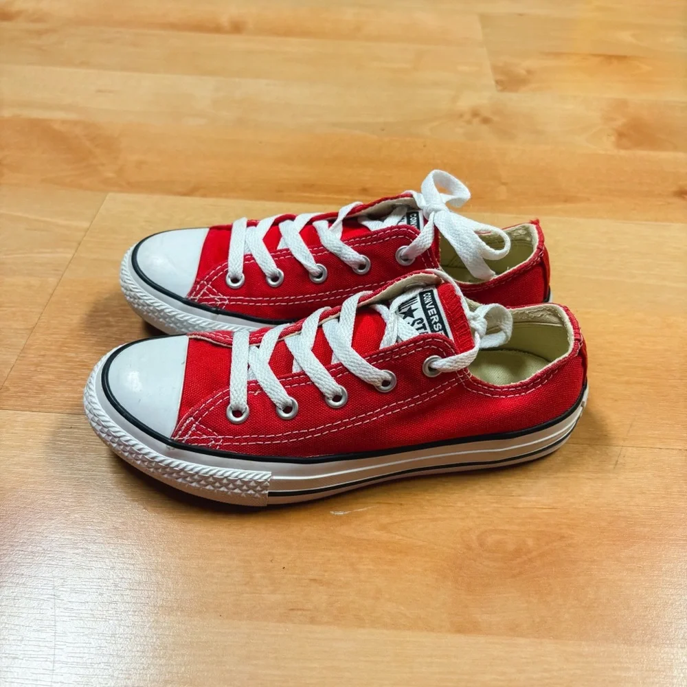 Converse Red Chuck Taylor All Star Classic Low Top Sneakers Unisex Kids Size 1.5